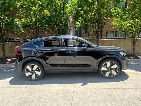Certified 2023 Volvo C40 P8 Recharge Ultimate AWD/4WD image 4