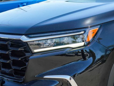 Used 2024 Honda Pilot Touring image 7