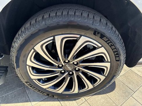 New 2025 Lincoln Navigator L Black Label image 33