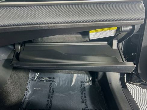 Used 2025 Toyota Camry SE image 30