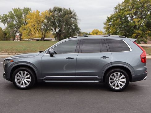 Used 2018 Volvo XC90 T6 Momentum w/ Convenience Package image 9