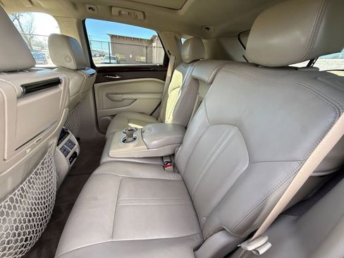 Used 2010 Cadillac SRX Premium image 16