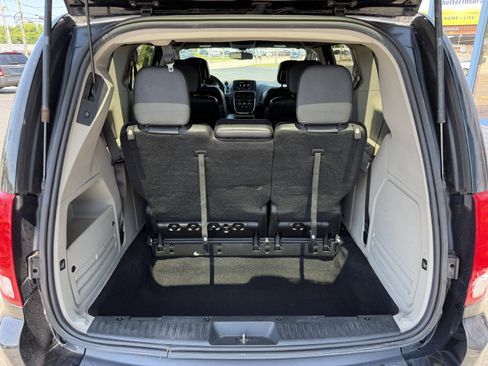 Used 2014 Dodge Grand Caravan SXT FWD image 32
