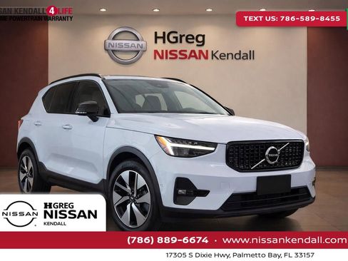 Used 2026 Volvo XC40 B5 Plus AWD/4WD image 1