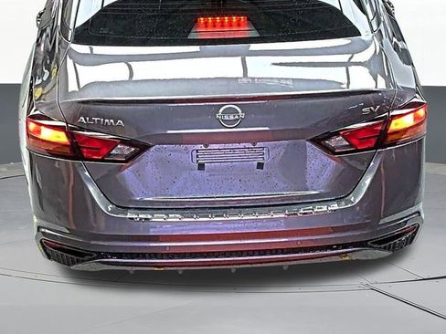 Used 2023 Nissan Altima 2.5 SV image 7