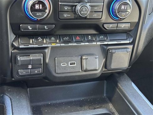 Used 2021 Chevrolet Silverado 1500 LT Trail Boss w/ Convenience Package II image 12