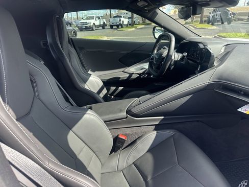 Used 2025 Chevrolet Corvette Stingray Coupe w/ 1LT image 17