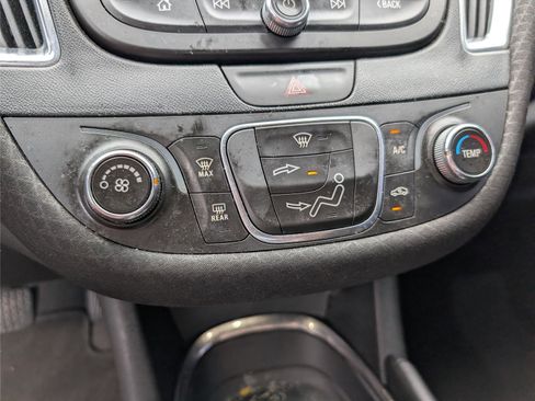 Used 2016 Chevrolet Malibu LT image 15