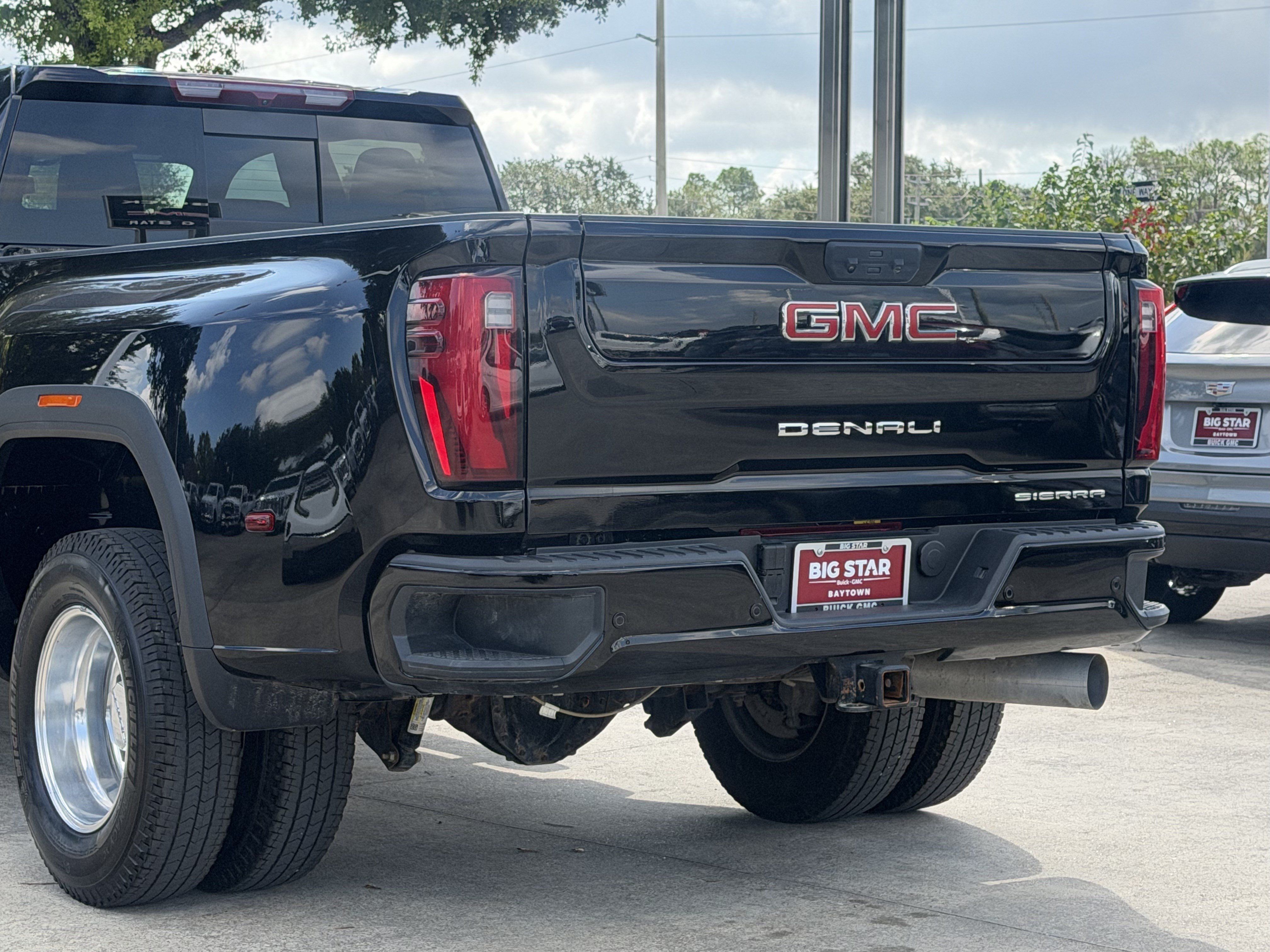 Used 2025 GMC Sierra 3500 Denali AWD/4WD image 8