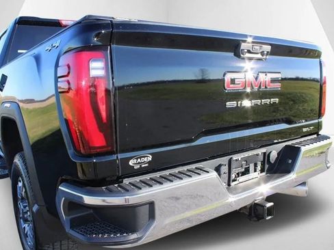 New 2026 GMC Sierra 3500 SLT AWD/4WD image 38