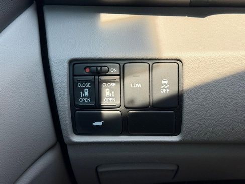 Used 2016 Honda Odyssey EX-L image 17