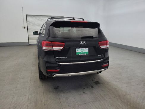 Used 2017 Kia Sorento SX image 6