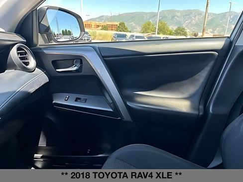 Used 2018 Toyota RAV4 XLE AWD/4WD image 33