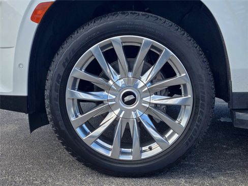 Used 2021 Cadillac Escalade Premium Luxury RWD image 11