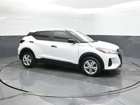 New 2025 Nissan Kicks Play S w/ Interior Electronics Package image 17