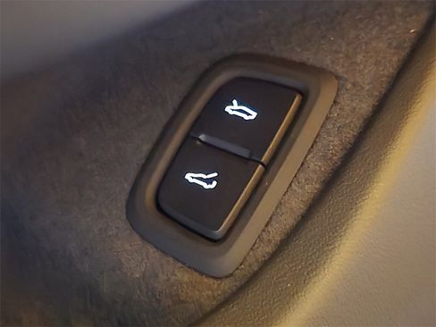 Certified 2025 Chevrolet Corvette Stingray Coupe w/ 1LT image 29