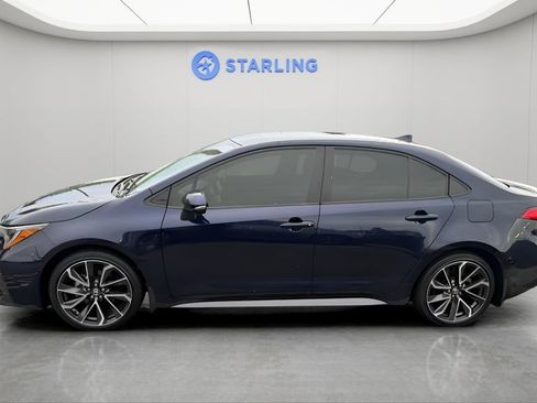 Used 2021 Toyota Corolla SE FWD image 2