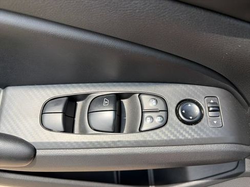 Used 2024 Nissan Altima 2.5 S FWD image 14