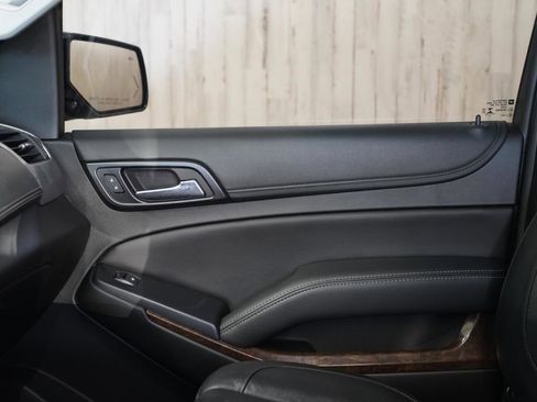 Used 2019 Chevrolet Suburban LT w/ RST Edition image 31