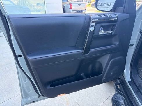 Used 2022 Toyota 4Runner TRD Off-Road Premium w/ TRD Black Wheel Package (TMS) AWD/4WD image 13