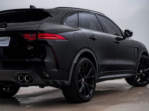 Used 2020 Jaguar F-PACE SVR image 10
