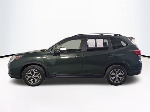 Used 2024 Subaru Forester Premium image 8