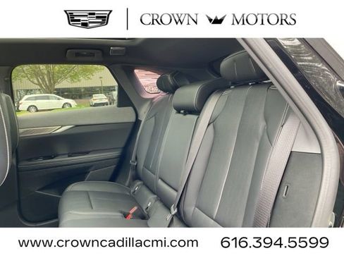 Used 2025 Cadillac Optiq Luxury 2 w/ LPO, Floor Liner Package AWD/4WD image 3