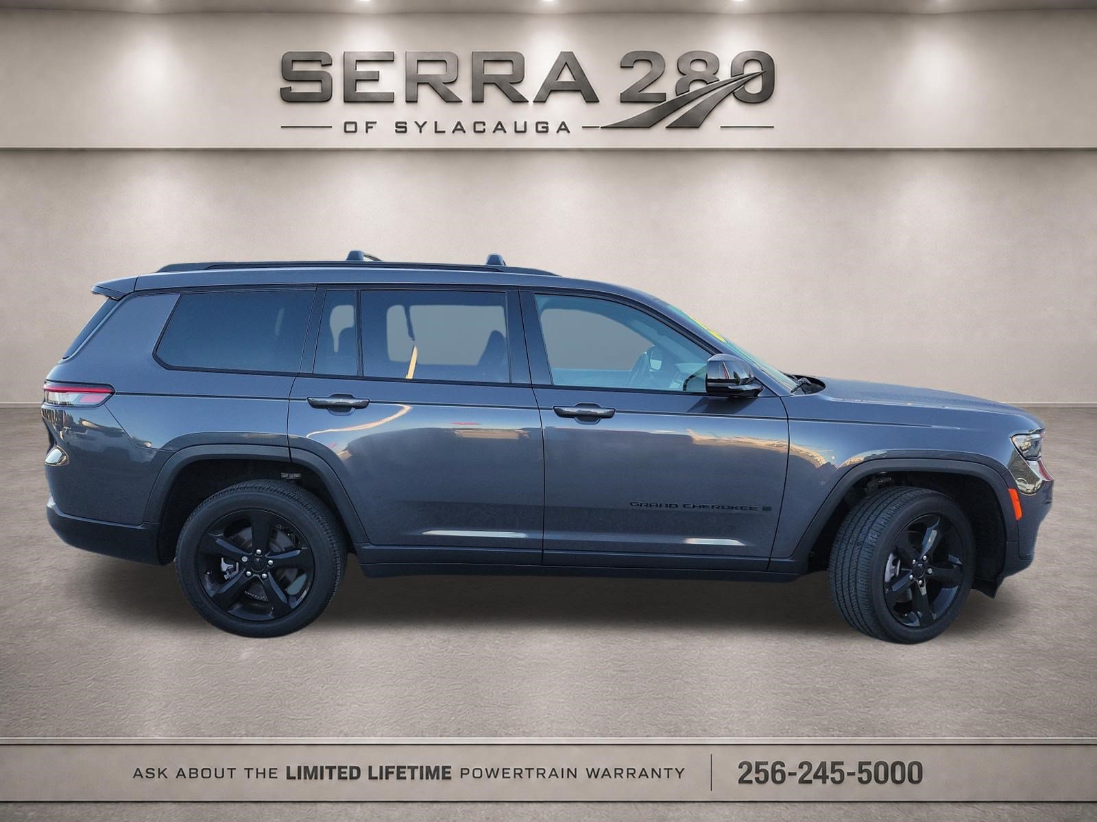 Used 2023 Jeep Grand Cherokee L Altitude AWD/4WD image 4