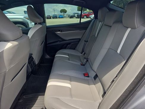 Used 2025 Toyota Camry SE w/ Convenience Package FWD image 13