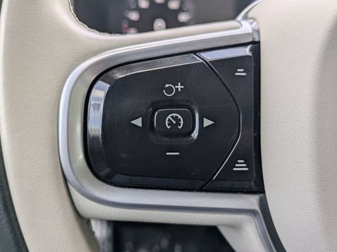 Certified 2022 Volvo XC90 T8 Inscription w/ Advanced Package AWD/4WD image 18