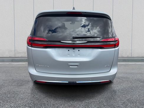 New 2026 Chrysler Pacifica Select AWD/4WD image 6
