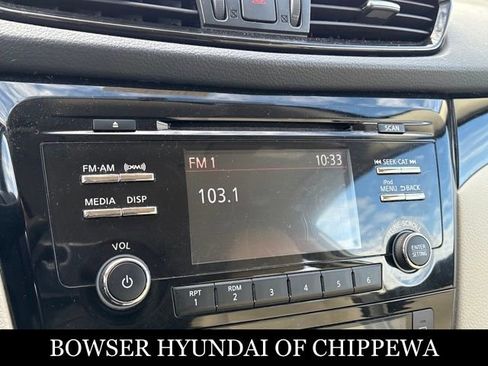 Used 2018 Nissan Rogue Sport SV image 14