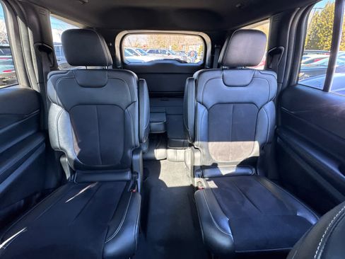 Used 2023 Jeep Grand Cherokee L Laredo image 26