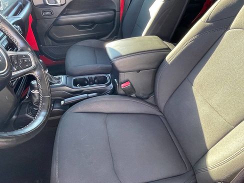 Used 2022 Jeep Gladiator Overland w/ Cold Weather Group image 15