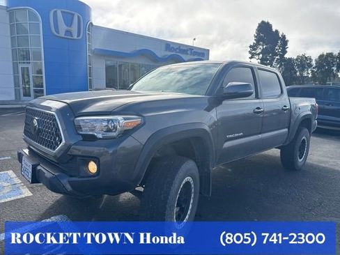 Used 2018 Toyota Tacoma TRD Off-Road image 11