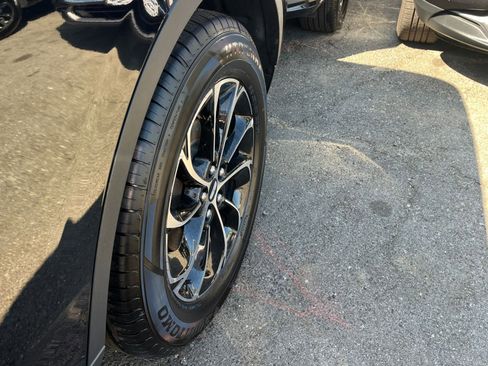 Used 2024 Lincoln Nautilus Premier image 30