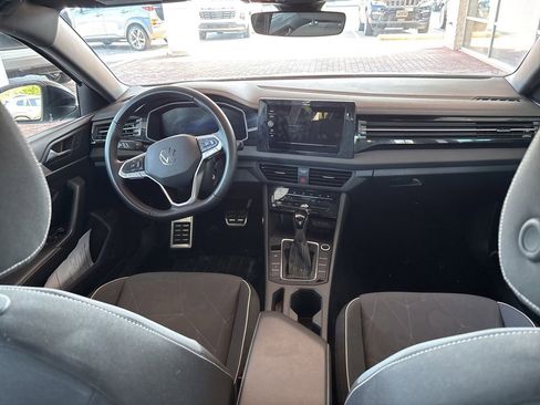 Used 2025 Volkswagen Jetta Sport FWD image 19