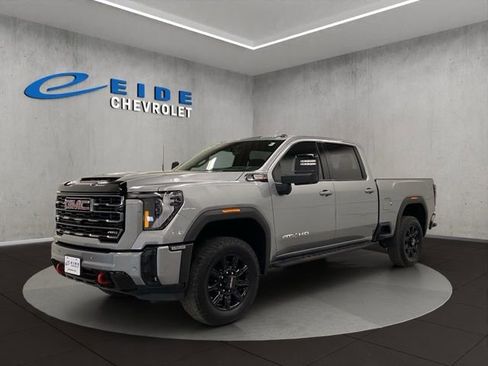 Used 2025 GMC Sierra 2500 AT4 w/ AT4 Premium Plus Package AWD/4WD image 8