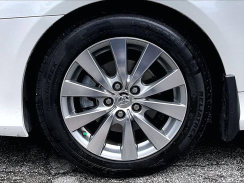 Used 2012 Toyota Avalon Limited FWD image 30