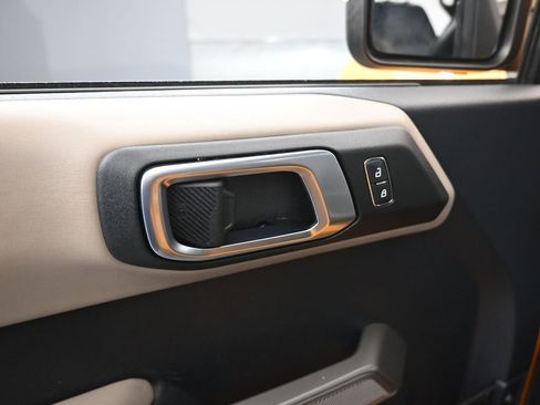 Used 2022 Ford Bronco Wildtrak image 11