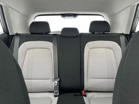 Certified 2025 Hyundai Venue SEL image 16