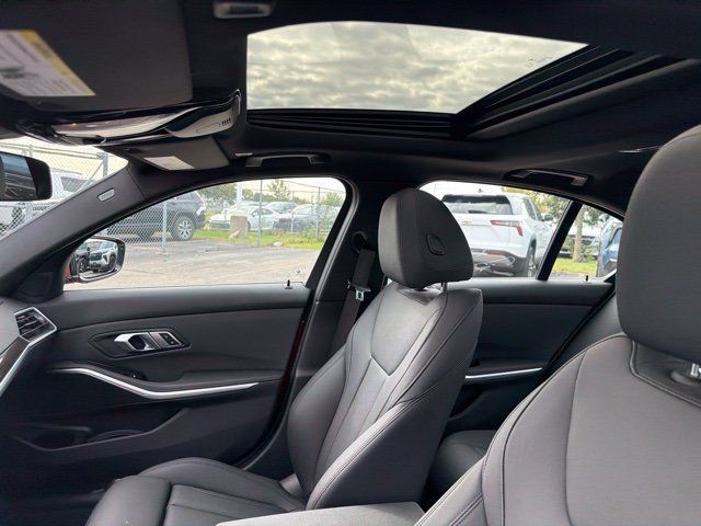 Used 2020 BMW 330i xDrive Sedan w/ Convenience Package AWD/4WD image 12