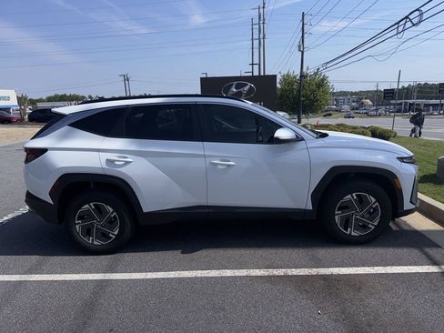 Used 2025 Hyundai Tucson Blue image 4