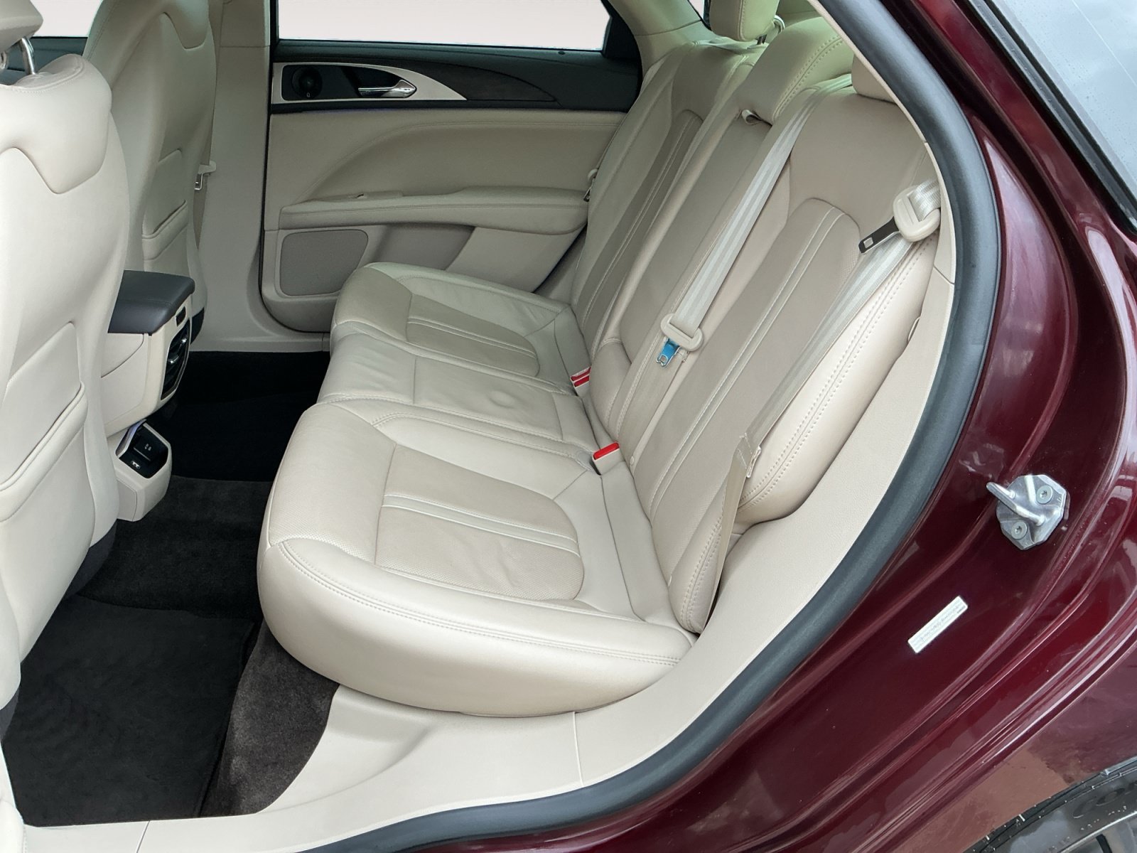 Used 2018 Lincoln MKZ Reserve w/ Climate Package FWD image 13
