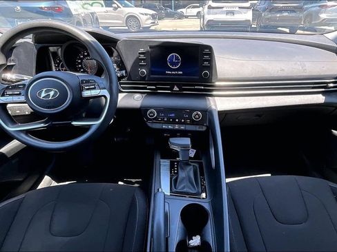 Used 2023 Hyundai Elantra SEL FWD image 11