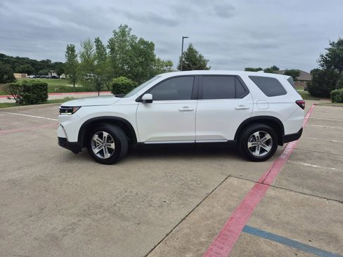 Used 2023 Honda Pilot EX-L image 2