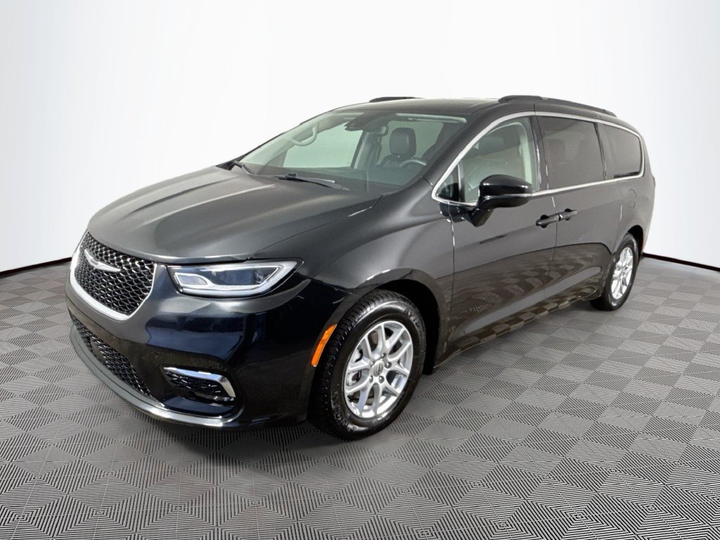 Used 2022 Chrysler Pacifica Touring-L FWD image 1