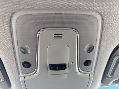 Used 2019 Toyota Prius XLE FWD image 16