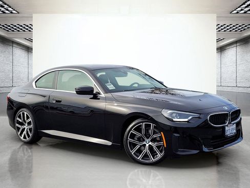 Certified 2022 BMW 230i Coupe w/ Convenience Package image 2