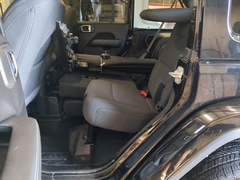 Used 2023 Jeep Wrangler Sahara w/ Safety Group image 10